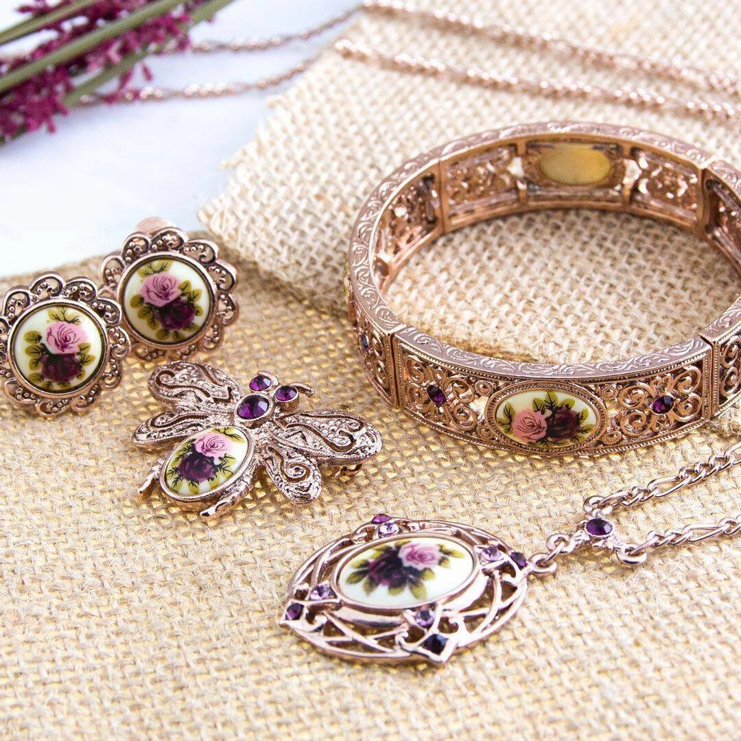1928 Jewelry Manor House Rose Purple Crystal Flower Pendant Necklace 28"