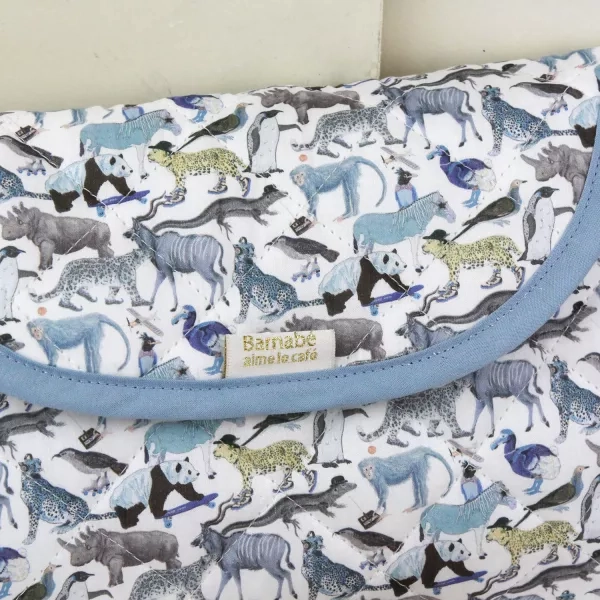 Barnabe aime le café Changing Mat Marceau 67x42cm