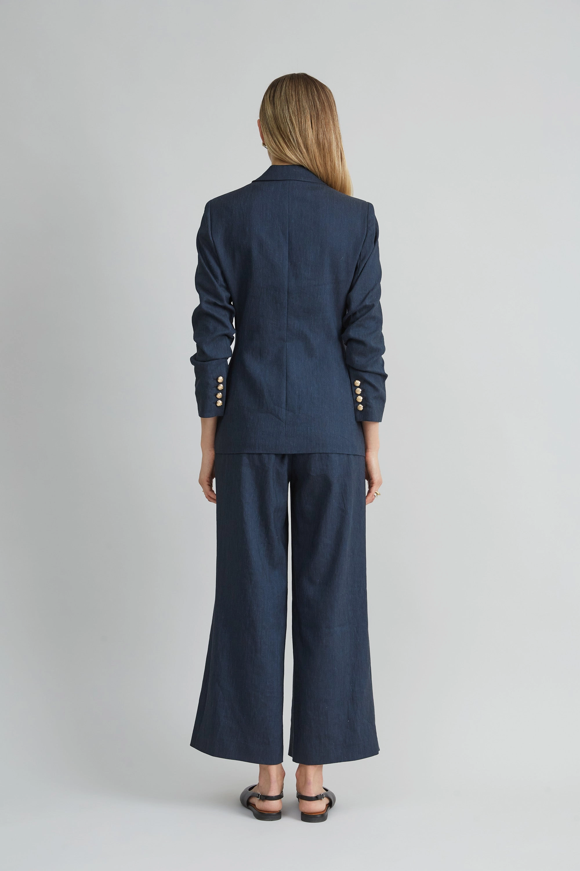 Linen Crest Button Blazer