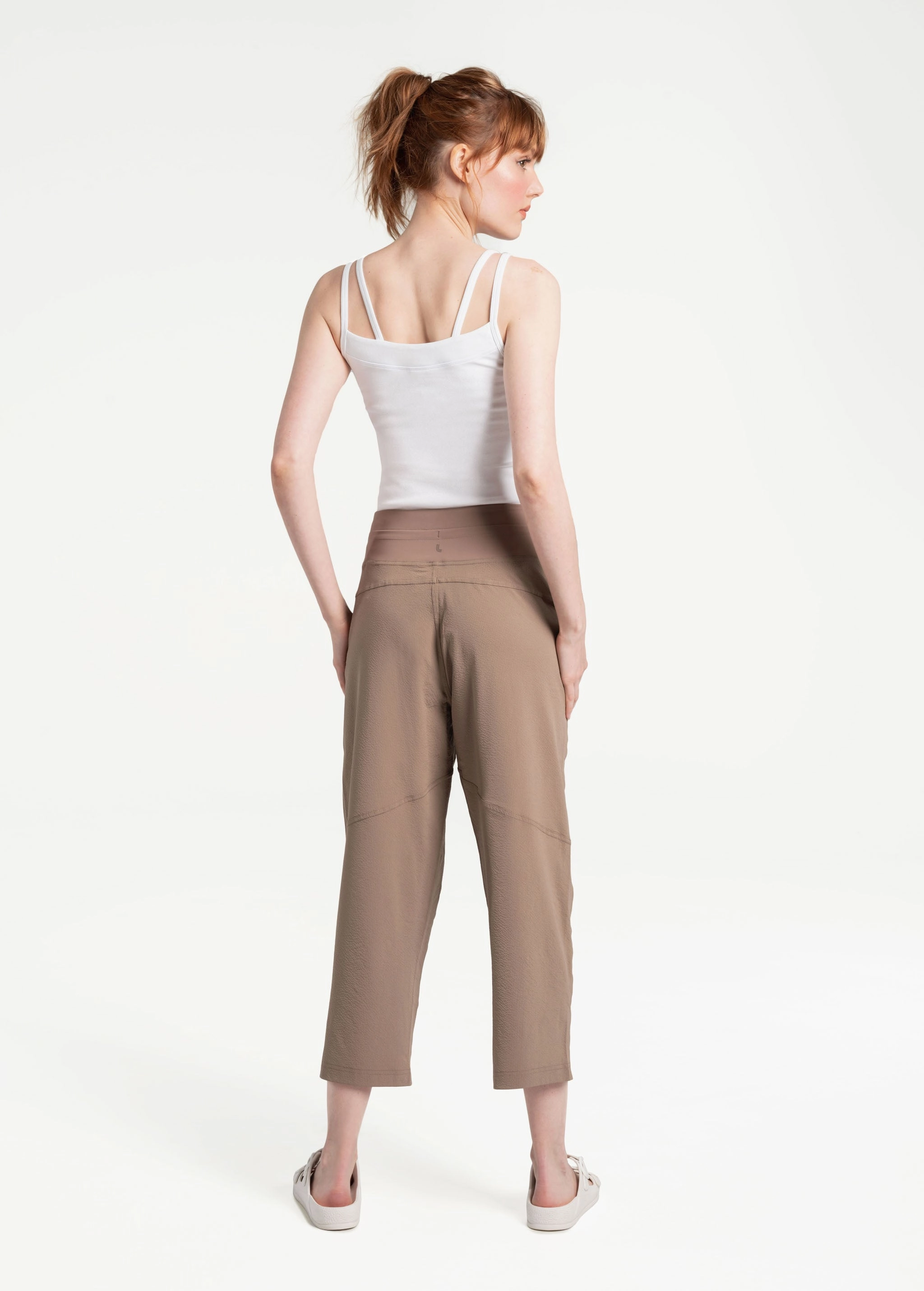Momentum Cropped Pants
