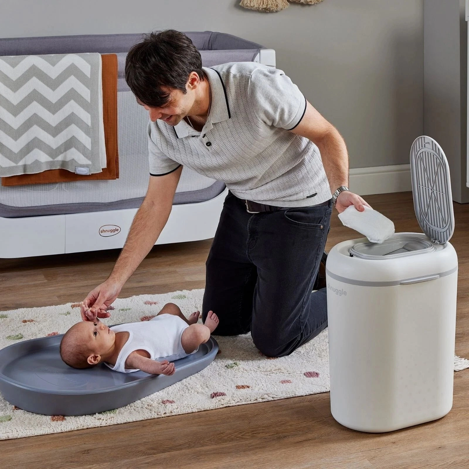 Shnuggle Eco-Touch Nappy Bin - White